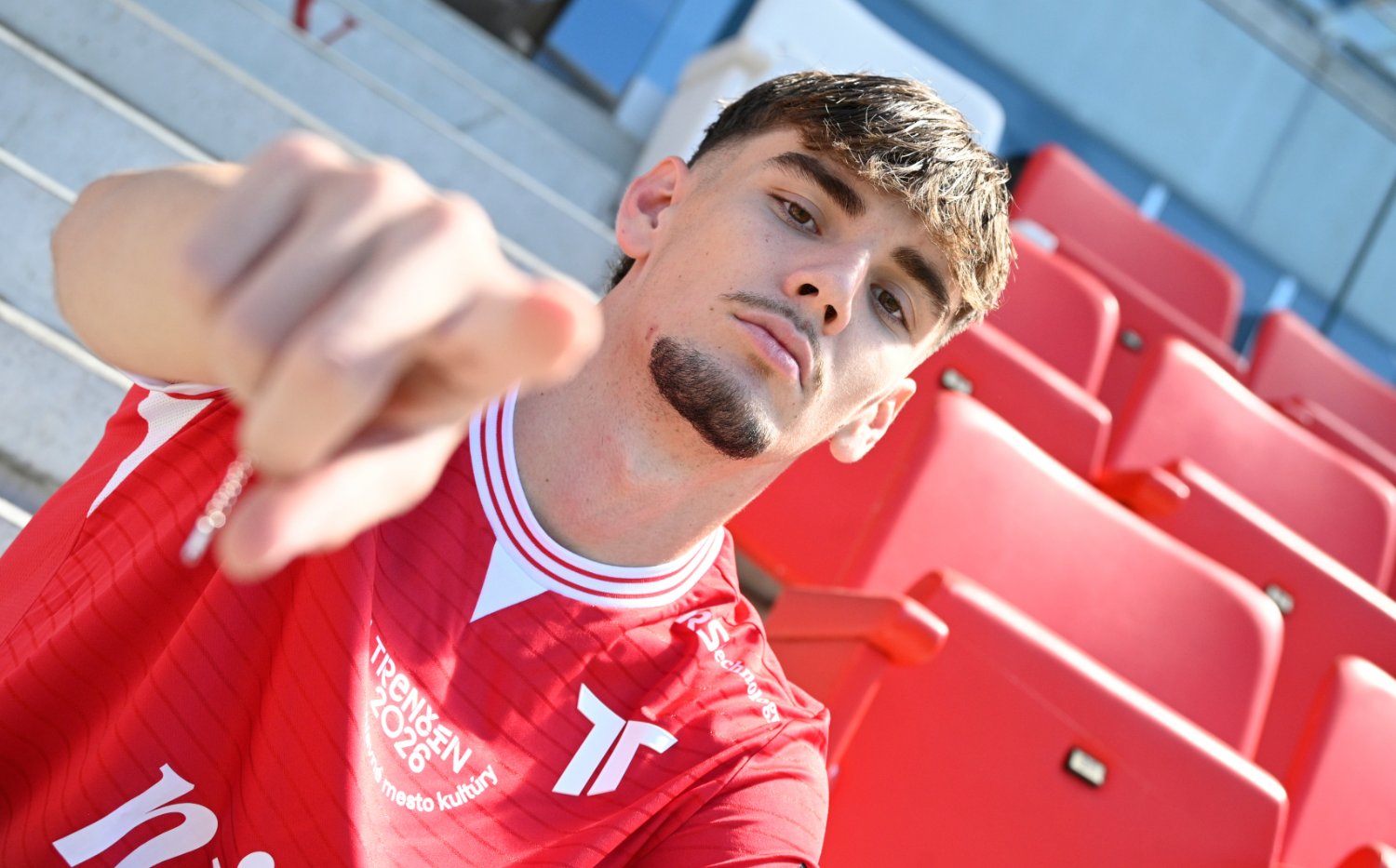Klub | ​Slov�k podp�sal prv� kontrakt