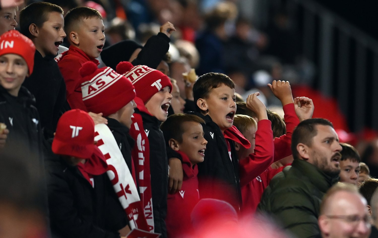 UYL | Na zpas proti Olympiakosu deti a organizovan skupiny op zadarmo